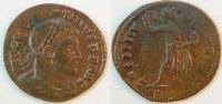 Antike / Römische Kaiserzeit / Constantinus Follis Bronze Constantinus Bronzemünze Sol steht n.l. ss+