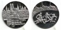 München Medaille München - Fußball WM 1974 in Deutschland - Niederlande - BRD 1:2 - Spielszene