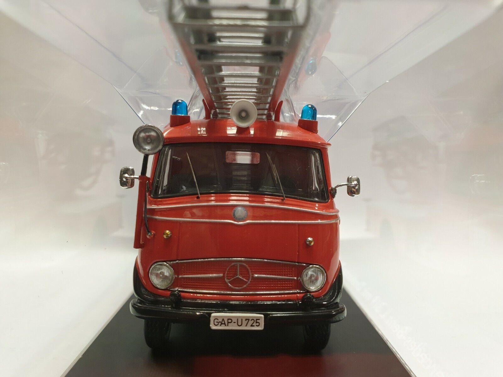 Mercedes Benz 1 43 SCHUCO L 319 Feuerwehr Drehleiter DL 18 MA Shops