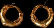   Parthische Goldohrringe mit Granulation und Drahtwicklung  1200,00 EUR1000,00 EUR kostenloser Versand