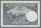 MADAGASIKARA/MADAGASCAR . 10 Francs. (1937) Junge Frau mit Frurtschale. Jeune femme présentant une coupe de fruits. Sehr schön.