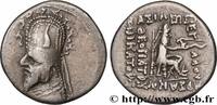 Hellenistic 2 (188 BC to 30 BC) Drachme PARTHIEN - KÖNIGREICH DER PARTHER - SINATRUCES Médie, Rhagae c. 75 AC. (18,5mm, 3,83g, 12h) -