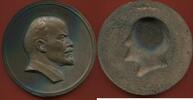 Médailles BRONZE FONTE EN UNIFACE . PORTRAIT DE LÉNINE A DROITE . NON DATE POIDS 892.77g ET DIAMÈTRE 120.20mm ÉTAT TTB/SUP TRÈS LÉGER MANQUE DE -