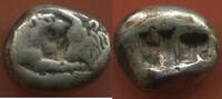 Antike Münzen STATÈRE LYDIE ÉPOQUE DE CRÉSUS 560-546 AV J-C D'ARGENT A/ PROTOMÉS DE LYON ET DE TAUREAU AFFRONTÉ. R/ DOUBLE CARRÉ CREUX POIDS FORT 10 -