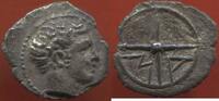 Antike Münzen OBOLE MARSEILLE PERIODE CLASSIQUE 380-336 AV J-C DE MARSEILLE EN ARGENT A/ TÊTE D'APOLLON A DROITE. R/ ROUE A QUATRE RAYONS DANS DEU -