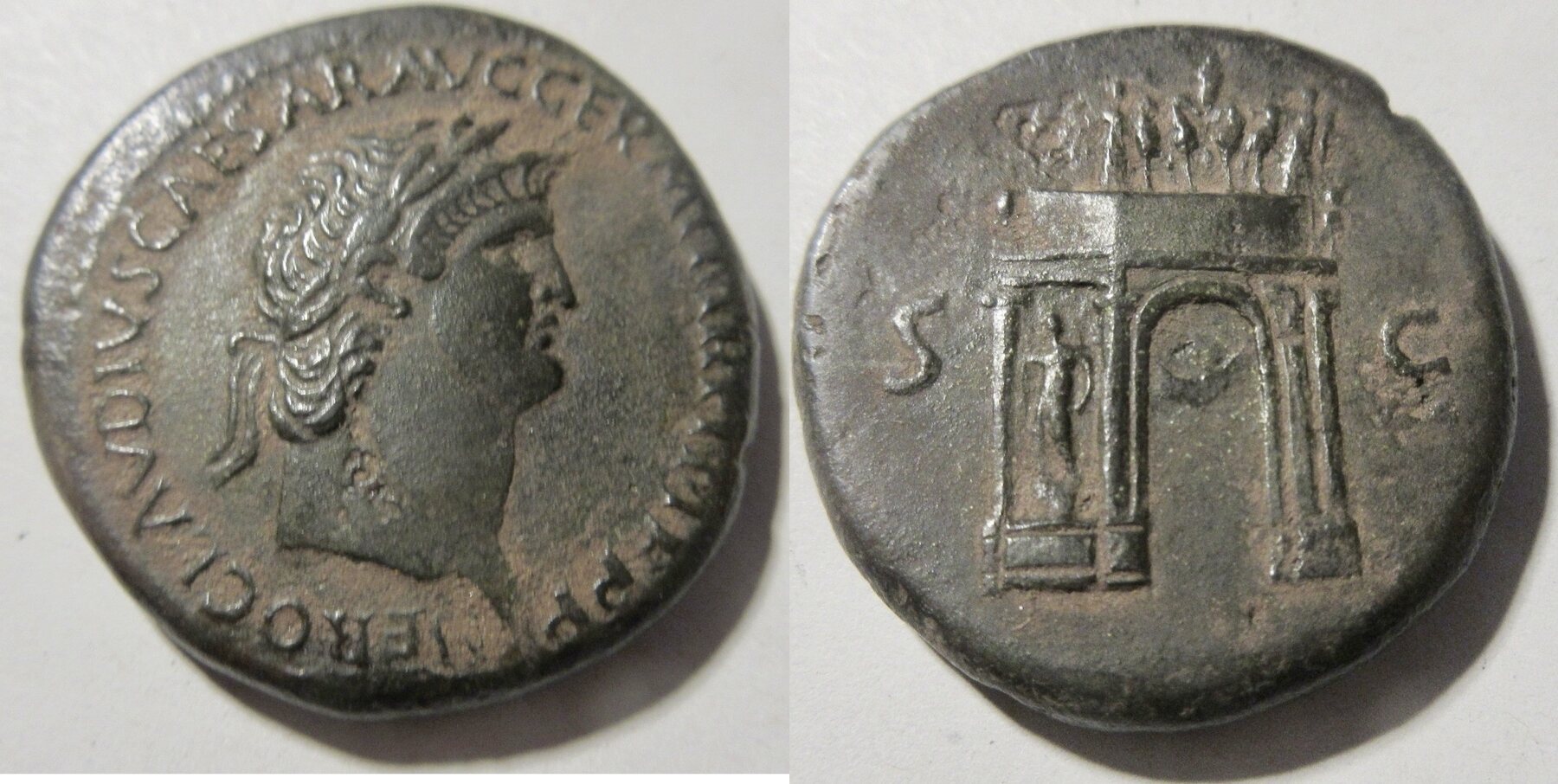 Rom 64 n. Chr. Sesterz von NERO aus Lugdunum Rs. Triumphbogen sehr