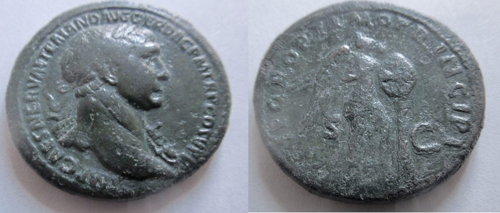 Rom 104-107 n. Chr. Sesterz von Trajanus Rs. Viktoria n. links