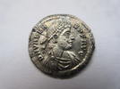 Rom Siliqua Siliqua von Valens, geprägt in Siscia Rs. VOT XV MVLT XX im Kranz