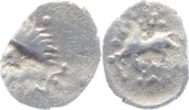 Kleinsilber der Vindeliker Kleinsilber Typ Manching M 2. (Kopf l., gescheitelte Haarkalotte, Scheitelpkt.)