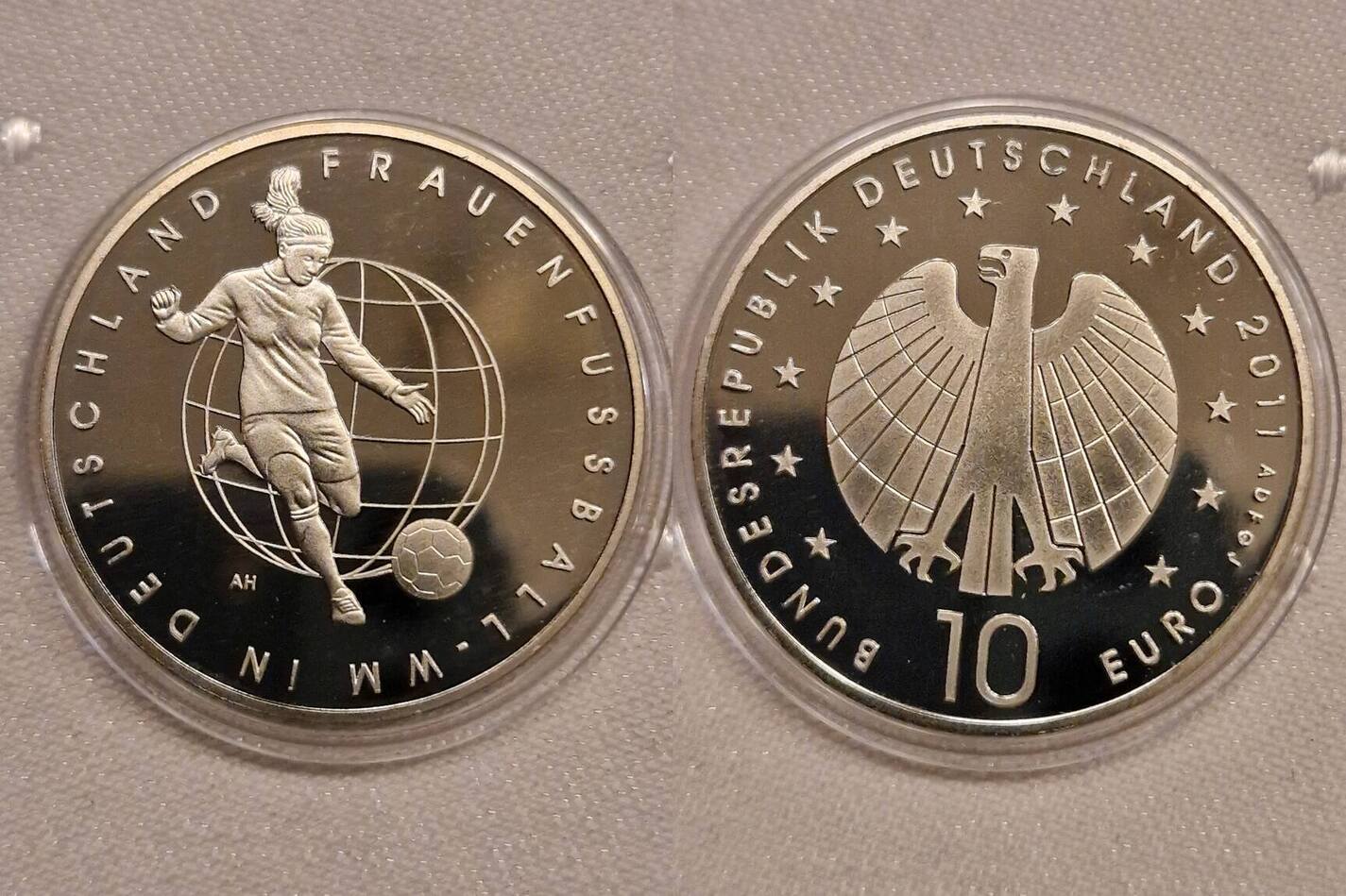 10 Euro 2011 Gedenkmünze Frauen Fußball WM in Deutschland Bankfrisch