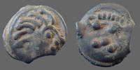 Senones, Senons potin SENONES, SENONS, région de Sens à la tête d'indien ou hirsute, sanglier enseigne, 15x17mm, 4,08 grms, DT 2645 SUP/TTB -