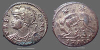 Roman Empire nummus URBS ROMA, sous Constantinus Ier Alexandria en 330-335, Louve, RIC 63, 18mm, 2,51g, avec argenture! Petite corrosion à l'avers -