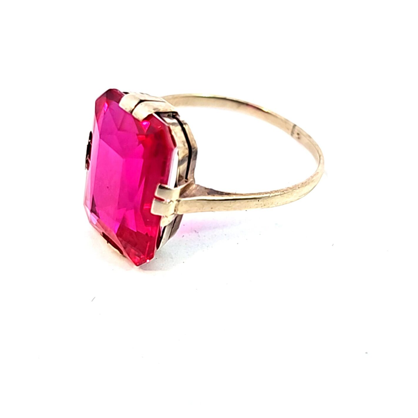 Ring Gold Mit Rotem Stein