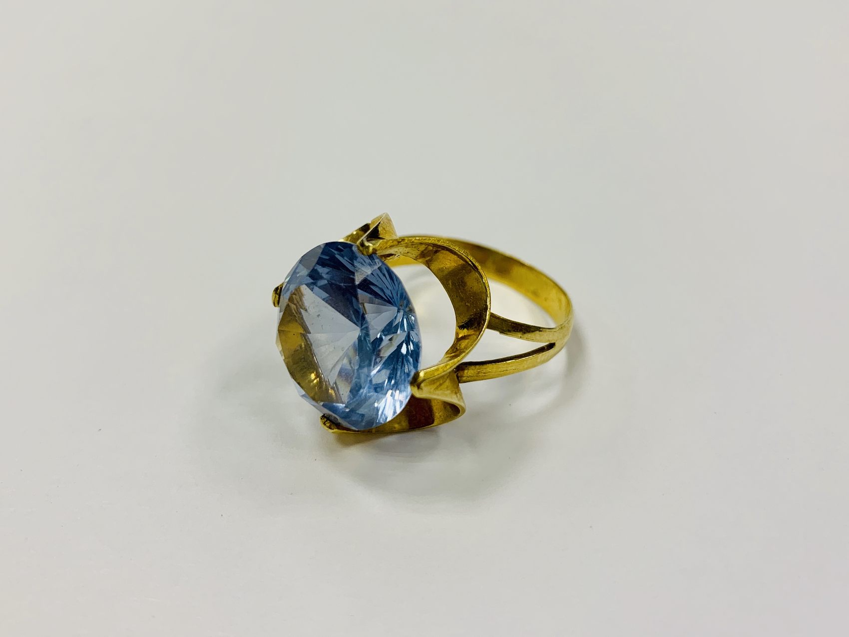 Ring Gold 585, mit blauen Stein, 6,4g, Ringgröße 59