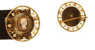 Deutschland 585 Gold Brosche mit Gemme,und kleinen Perlen 3,2cm breit ,7.8g -