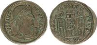 Antike / Römische Kaiserzeit / Constantinus Follis Constantinus I, Zwei Soldaten dazwischen 2 Standarten, GLORIA EXERCITVS -