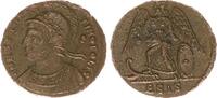 Antike / Römische Kaiserzeit / Constantinopolis Follis Bronze Constantinopolis, Victoria auf Prora, Zepter i.d.Rechten, Schild links -