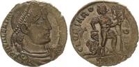 Antike / Römische Kaiserzeit /Valentinianus I AE 3 Valentinianus I AE 3 Kaiser hält Standarte und zieht Gefangenen hinter sich her -