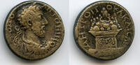 Antike Nice AE28 of Commodus (177-192 CE), RY10, Caesarea, Cappadocia, Roman Empire -