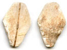 Weltmünzen Rare red-stained large stone cowrie-shell coin, 2nd-1st millennium BC, NE China -