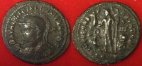Römische Kaiserzeit - Licinius II. Follis AE-Follis des Licinius II. Rv: Jupiter mit Gefangenen, IOVI CONSERVATORI