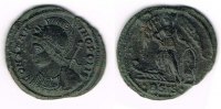 Römische Kaiserzeit - Constantinus I. Kleinfollis AE-Kleinfollis des Constantinus I., Rv: Victoria auf Prora / BSIS
