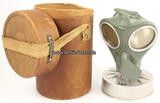 Drittes Reich O.J. Luftschutz / Volksgasmaske mit Original Transportbehälter aus Pappe / selten 2-3