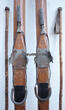 Drittes Reich O.J. Wehrmacht ? / Gebirgsjäger ? / Ein Paar Ski mit Stöcken / GEZE / Kandahar 2-3