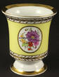 Berlin 1962 - 1992 KPM / Königliche Porzellan - Manufaktur / Vase, Becher mit Blumenmalerei und .. 1-2