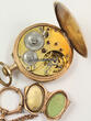 Lüdenscheid / Schweiz Um 1900 Offene Herrentaschenuhr in 585er Gelbgold mit Uhrenkette, Medaillon Anhänger 2-3