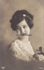 Deutsches Reich Ansichtskarte/Postkarte/Frau mit Rosen -