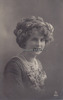 Deutsches Reich Ansichtskarte/Postkarte/Frau mit Blüten -