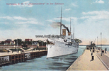 Kiel-Holtenau Ansichtskarte / Postkarte / Holtenau, S.M.Y. Hohenzollern in der Schleuse. -