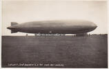 Deutsches Reich 1930 Ansichtskarte / Postkarte / Luftschiff Graf Zeppelin L. Z. 127 nach der Landung. 1-2