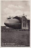 Deutsches Reich Ansichtskarte / Postkarte / L Z 127 Graf Zeppelin / Das Luftschiff wird aus... -