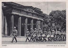 Drittes Reich / Berlin Ansichtskarte / Postkarte / Aufzug der Wache am Ehrenmal -