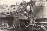 Deutsches Reich Fotokarte/Durch Fliegerbombe besch. Lokomotive -