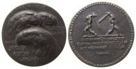 erster Weltkrieg Medaille Eisenguß Spendenmedaille des Preußischen Landvereins, drei Adlerköpfe / zwei Männer mit Schwertern über Goethe Zitat, v. A. Gaul -