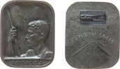 Schweiz Abzeichen Weissmetall (?) 1. VIII 1934, Büste vor Fahne, abgebrochene Nadel, v. Luc Jaggi, ca. 23,5 x 29 MM -