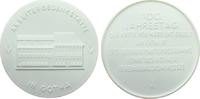 Porzellan Medaille Porzellan Gotha - auf die Arbeitergedenkstätte, Gebäude / Mehrzeiler, ca. 60 MM, weiss -