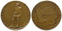 Drittes Reich Medaille Bronze Volksabstimmung im Saarland, stehender Bergmann / Landkarte, v. F. Kölle, ca. 36 MM, Randschrift Bayer.Hauptmünzamt, klei -