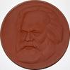 Personenmedaillen Porzellanmedaille Marx, Karl *1818 Trier, +1883 London, Begründer des Marxismus. -