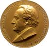 Personenmedaillen Einseitige, vergoldete Bronzemedaille Goethe, Johann Wolfgang von *1749 Frankfurt, +1832. -
