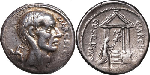 P. Cornelius Lentulus Marcellinus Denar (50 BCE) Triskeles. Cornelius Marcellinus mit Trophäe vor Te