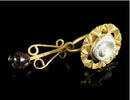 Gold-Ohrring mit Kamee r&ouml;misch, ~1.-3. Jh. Fein gearbeitet. Mit Granat/A... 590,00 EUR  zzgl. 15,00 EUR Versand