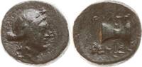 Lydien, Stadt Thyateira Bronze Kopf des Gottes Apollon n.r. / Doppelaxt -