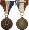 Afghanistan, Kabul Auszeichnung Baseball-Medaille an rot-weiß-blauem Dreieckstuch -