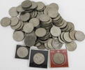 Großbritannien 86 x 1 Crown Elizabeth II. (1952–2022) - Lot von 86 Crowns - diverse Jahrgänge und Anlässe -