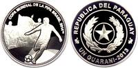 Paraguay 1 Guarani Fußball-WM 2014 in Brasilien - Spieler mit Fans -