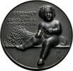 1. Weltkrieg Einseitige geschwärzte Eisengussmedaille unsigniert, auf die Säuglinge und Kinder -
